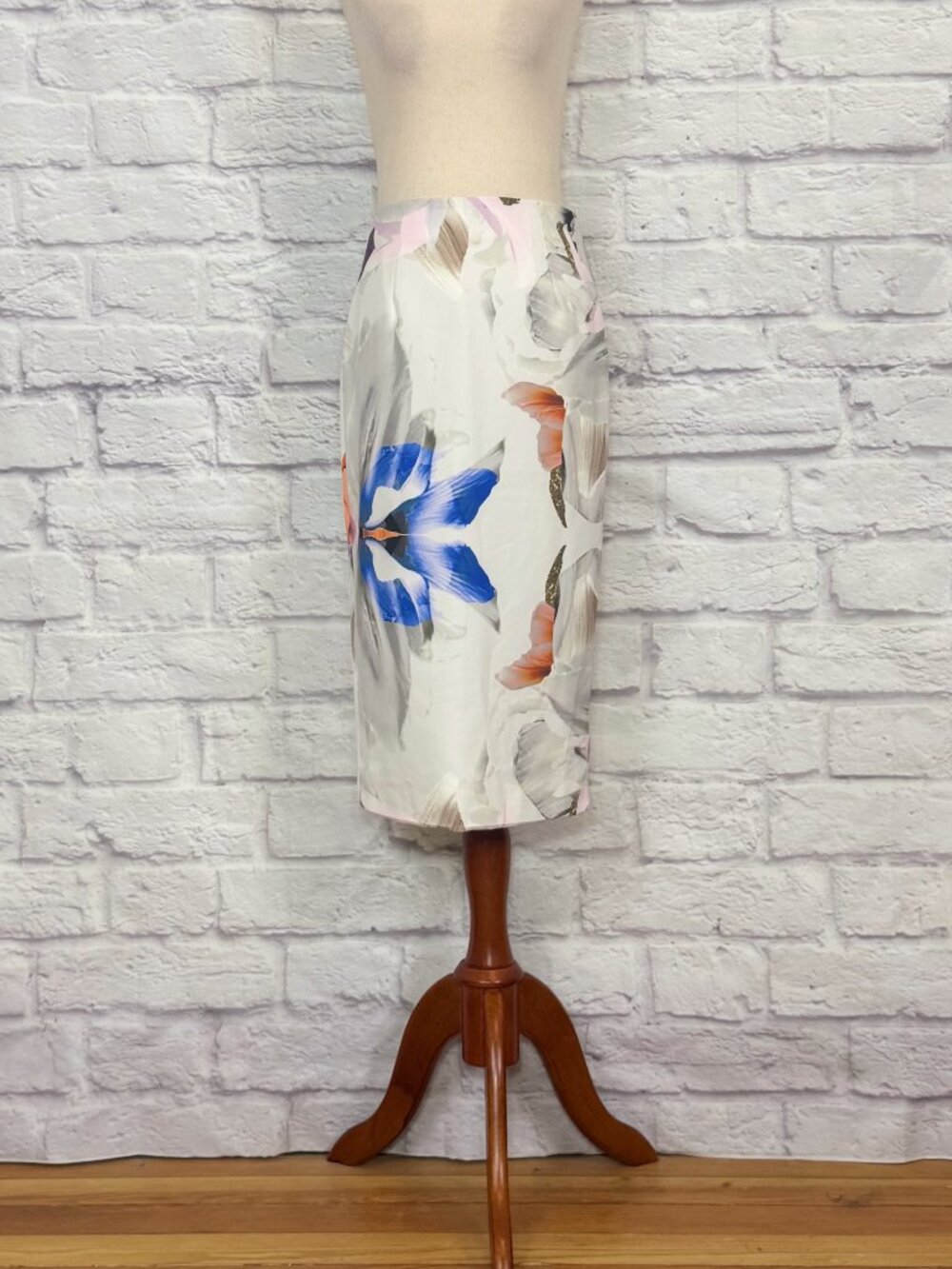 Shilla The Label White Floral Pencil Skirt
